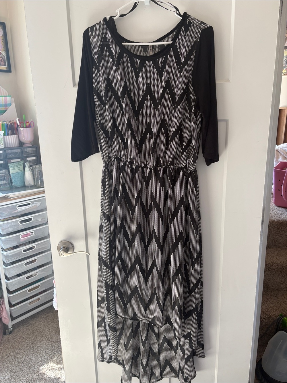 Women's Black and White Chevron Midi Dress